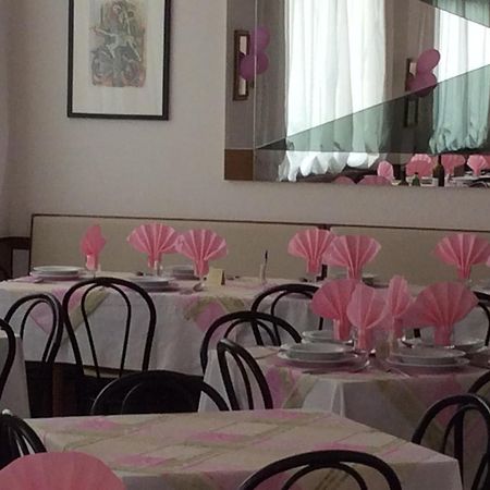 Hotel Granada 卡托利卡 外观 照片