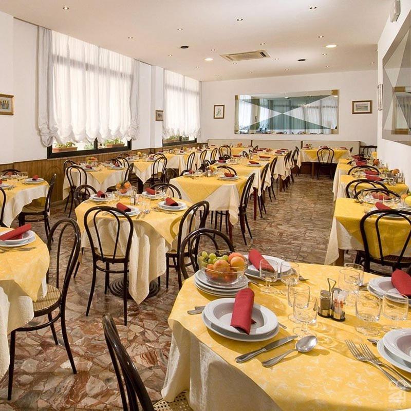 Hotel Granada 卡托利卡 外观 照片