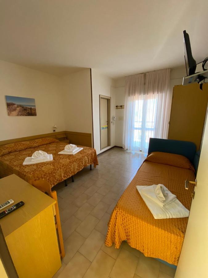 Hotel Granada 卡托利卡 外观 照片