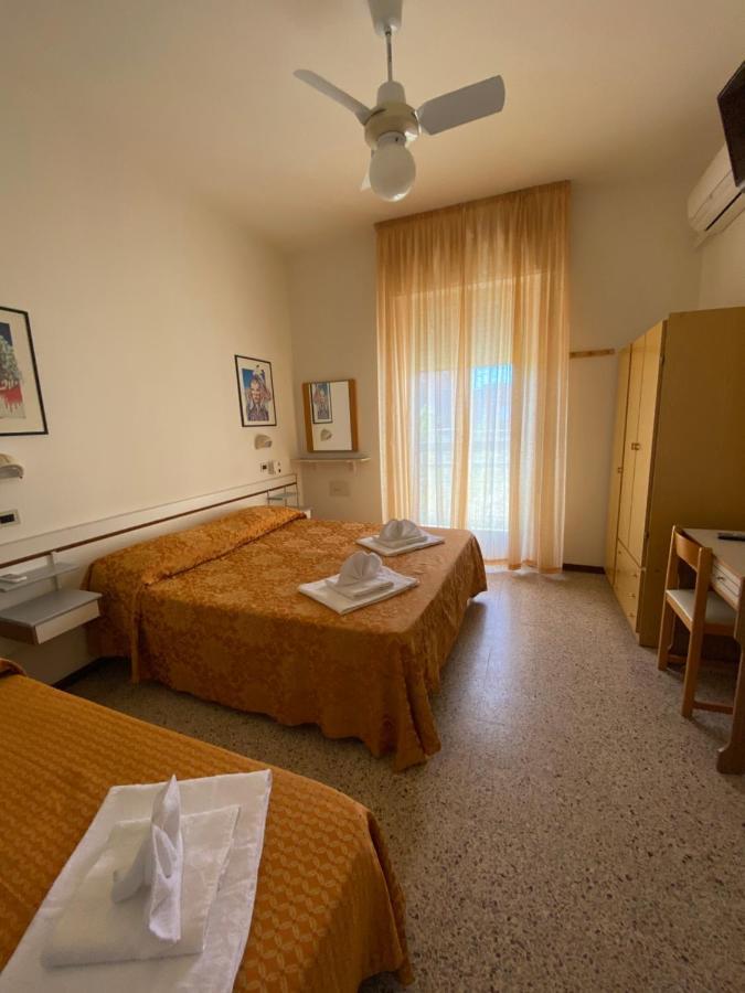 Hotel Granada 卡托利卡 外观 照片