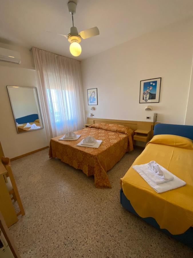 Hotel Granada 卡托利卡 外观 照片