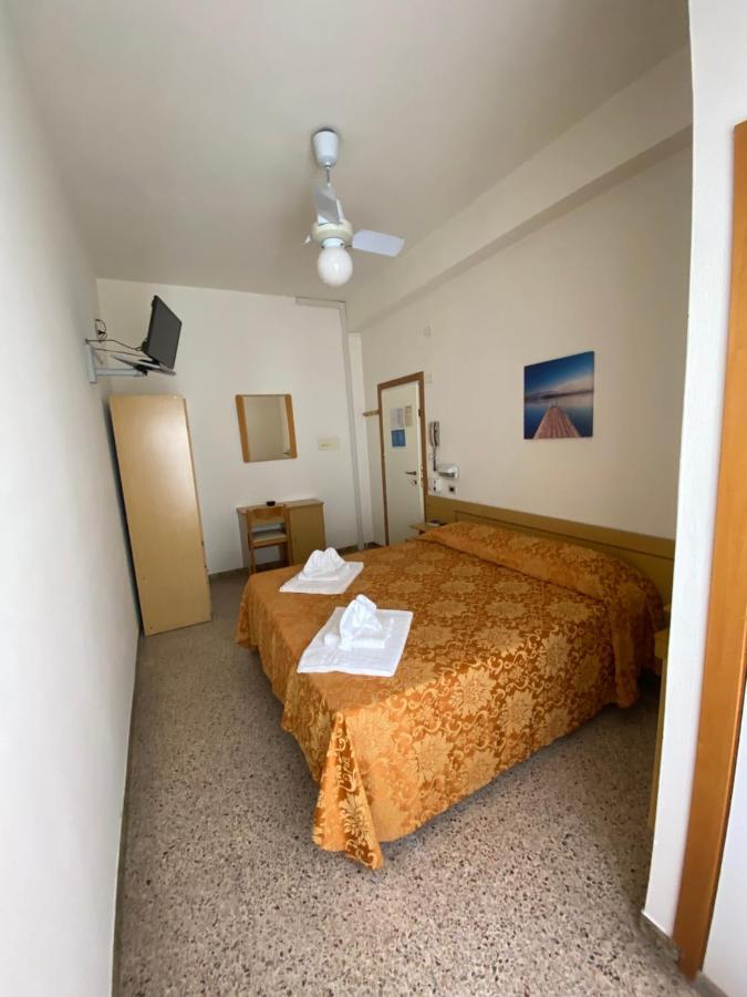 Hotel Granada 卡托利卡 外观 照片