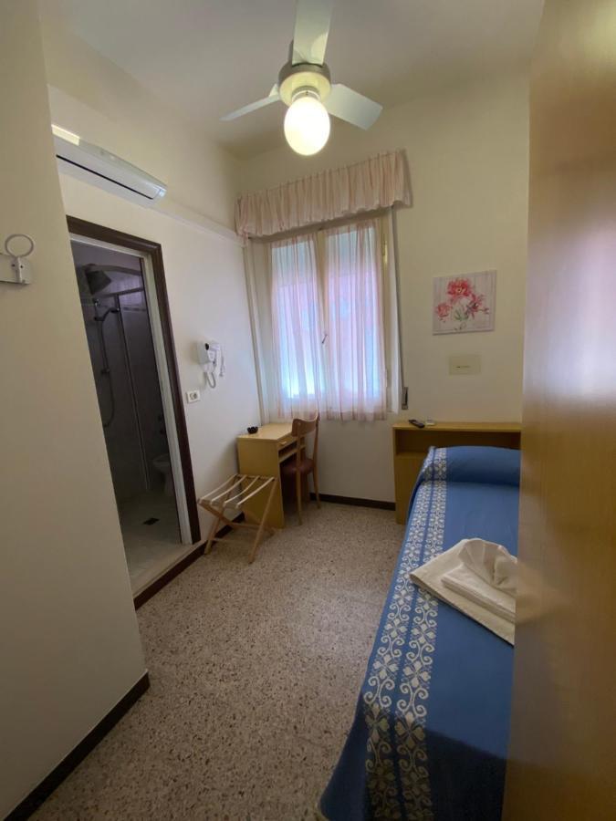 Hotel Granada 卡托利卡 外观 照片