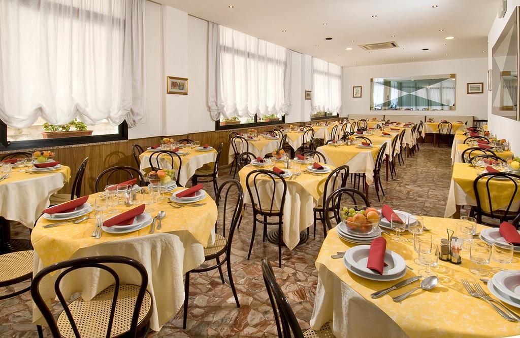 Hotel Granada 卡托利卡 外观 照片